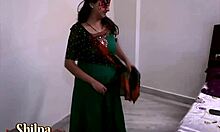 Duże piersi indyjskiej bhabhi w domowym filmie masturbacyjnym