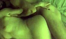 Аматьорска двойка се наслаждава на анален секс с разклатена голяма задница
