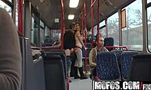 Busstur förvandlas till en vild offentlig sexsession med Mofos