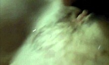 Domáce video dievčaťa dosahujúceho orgazmus prostredníctvom sebauspokojenia